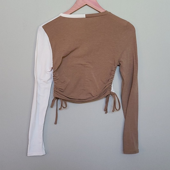 SHEIN Color Block Cropped Long Sleeve - Picture 2 of 3